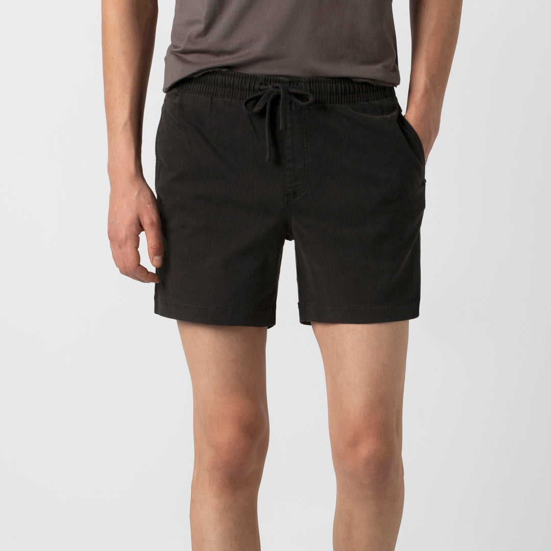 Alto Short 5.5" Black front on model