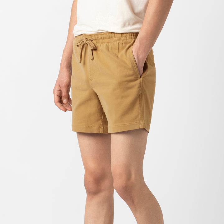Alto Short 5.5" British Khaki side on model