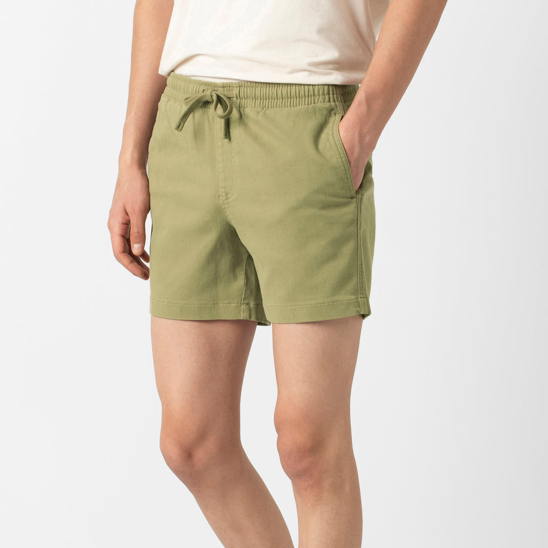 Alto Short 5.5" Olive side on model