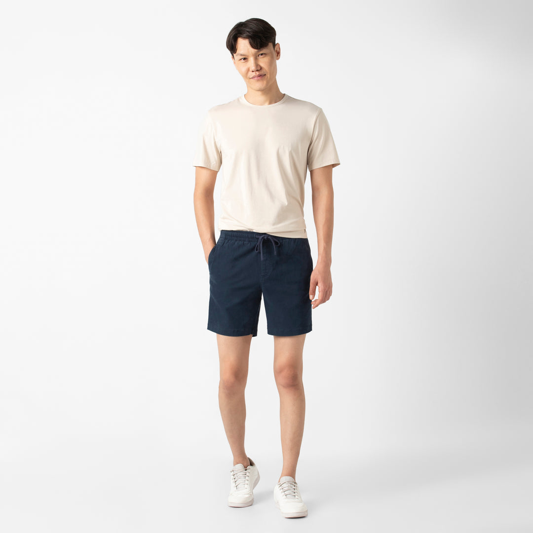 Alto Short Navy 7 full body on model