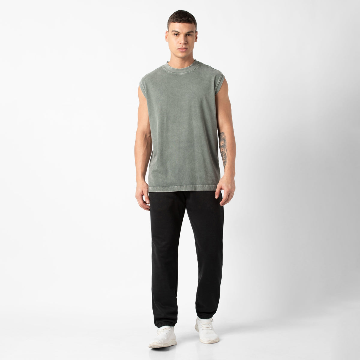 Boxy Tank Graphite full body on model