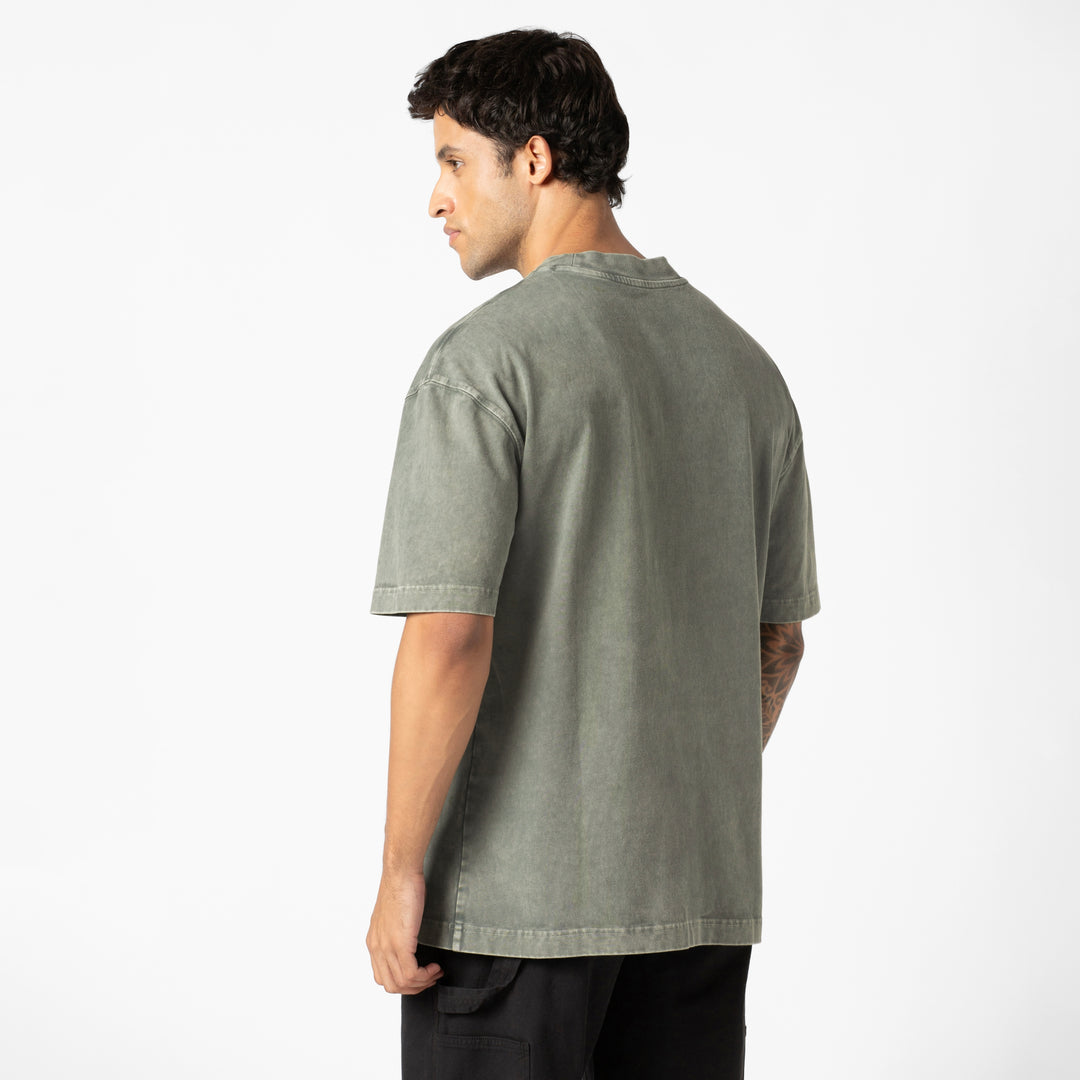 Boxy Tee Graphite back on model