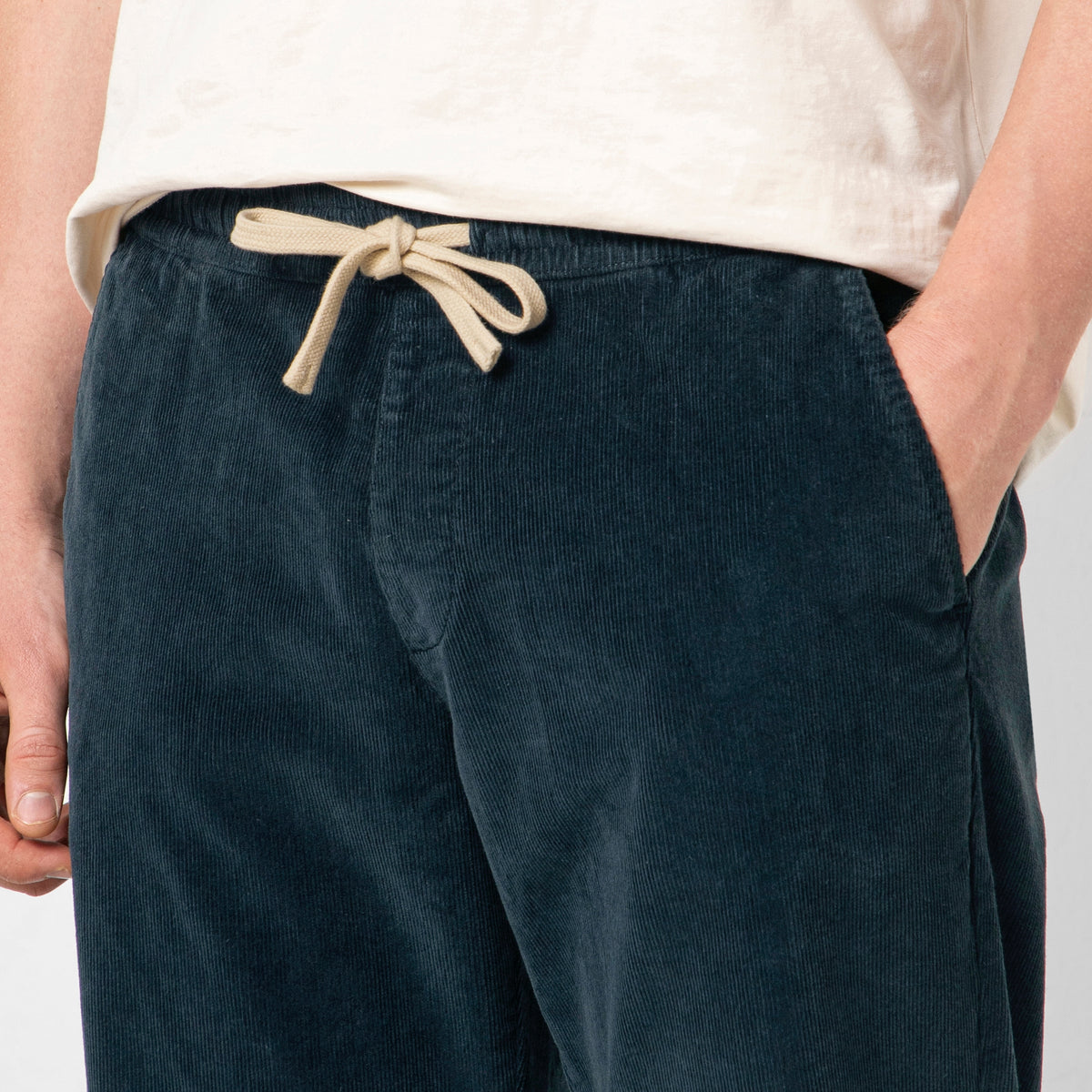 Corduroy Easy Pant Navy front detail