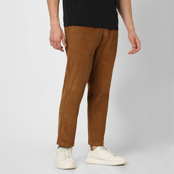 Corduroy Easy Pant British Khaki on model