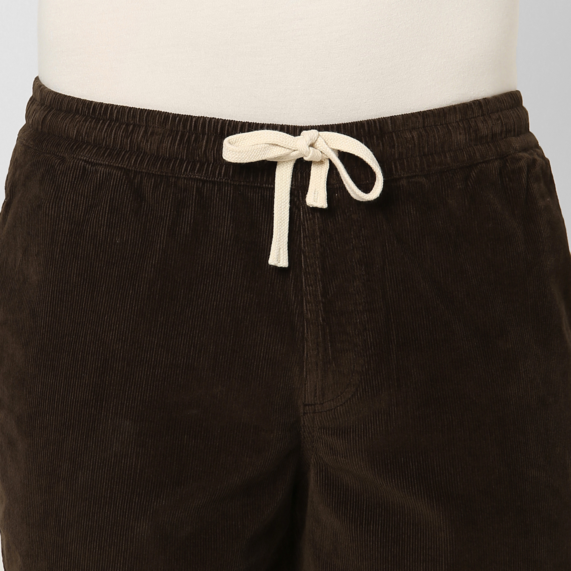Corduroy Easy Short Cocoa close up front with drawstring