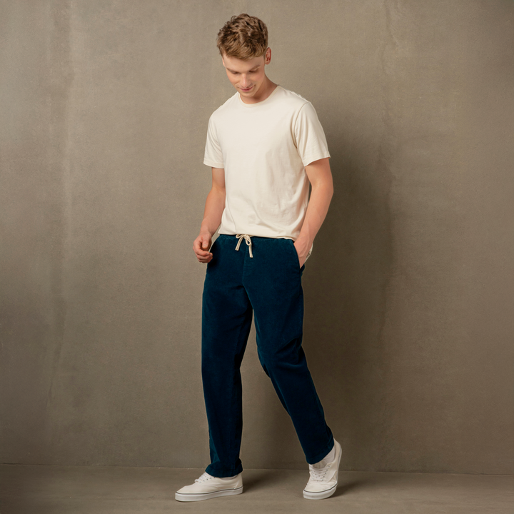 Corduroy Easy Pant Navy on model