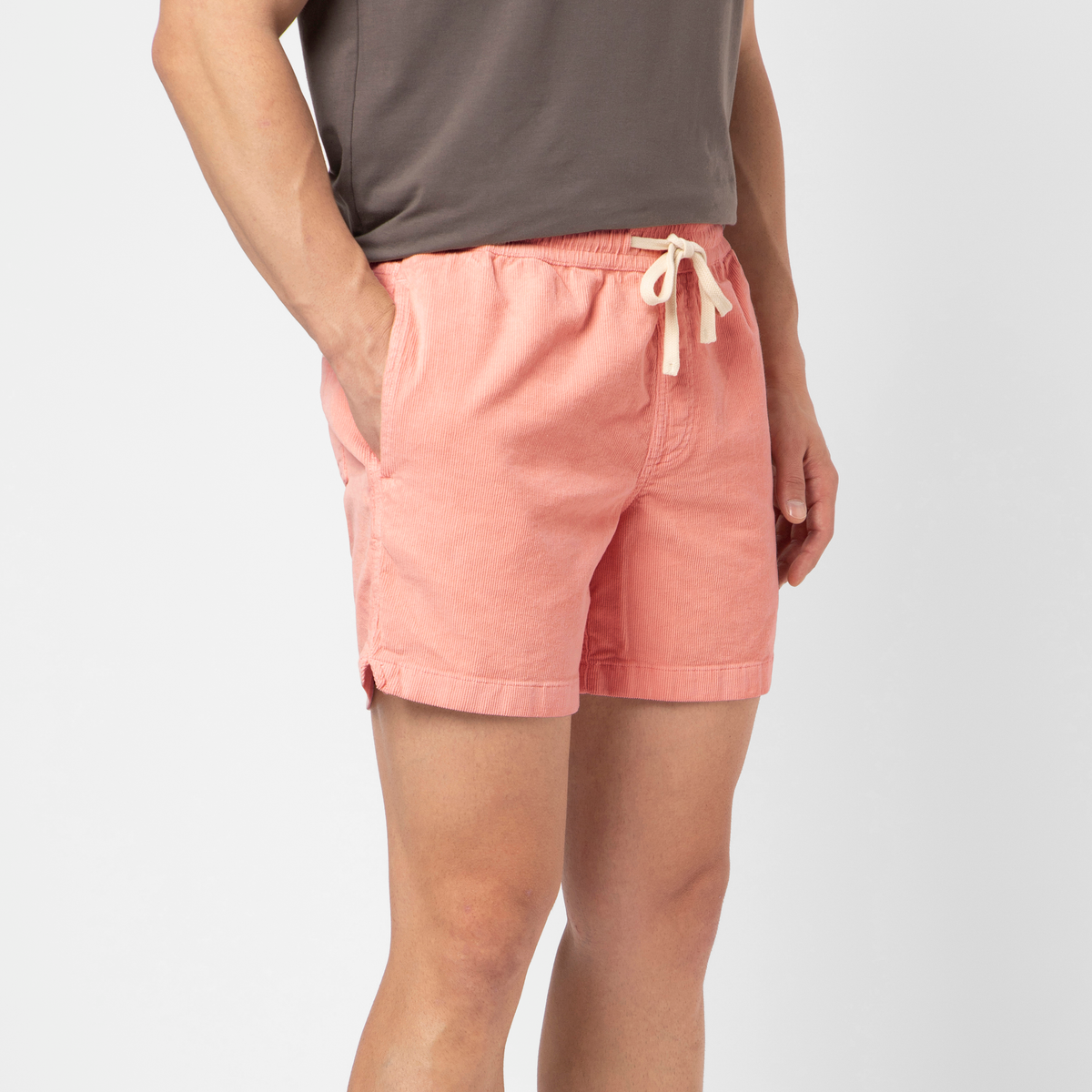 Corduroy Easy Short Cloud Pink side on model
