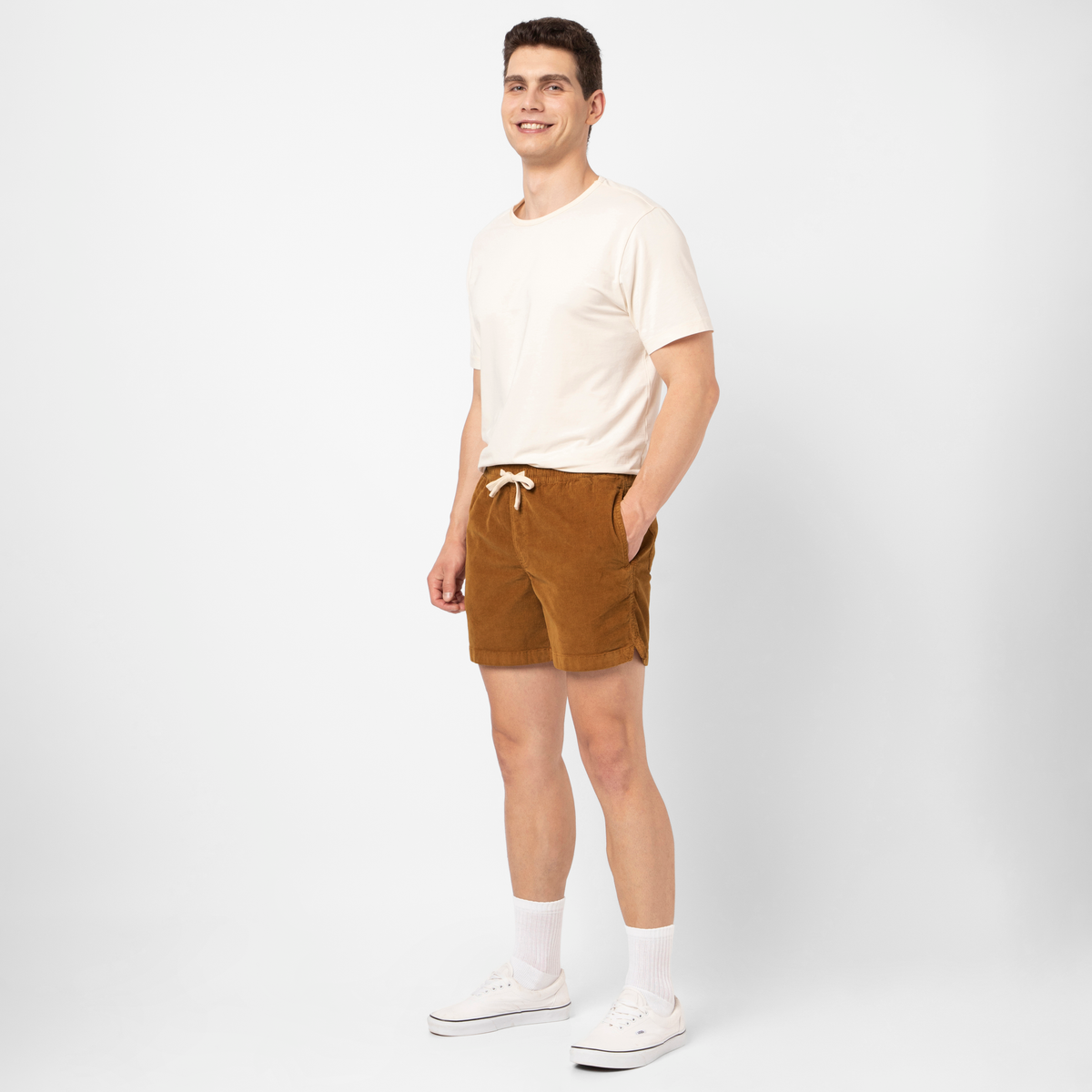 Corduroy Easy Short Dark Clay full body on model