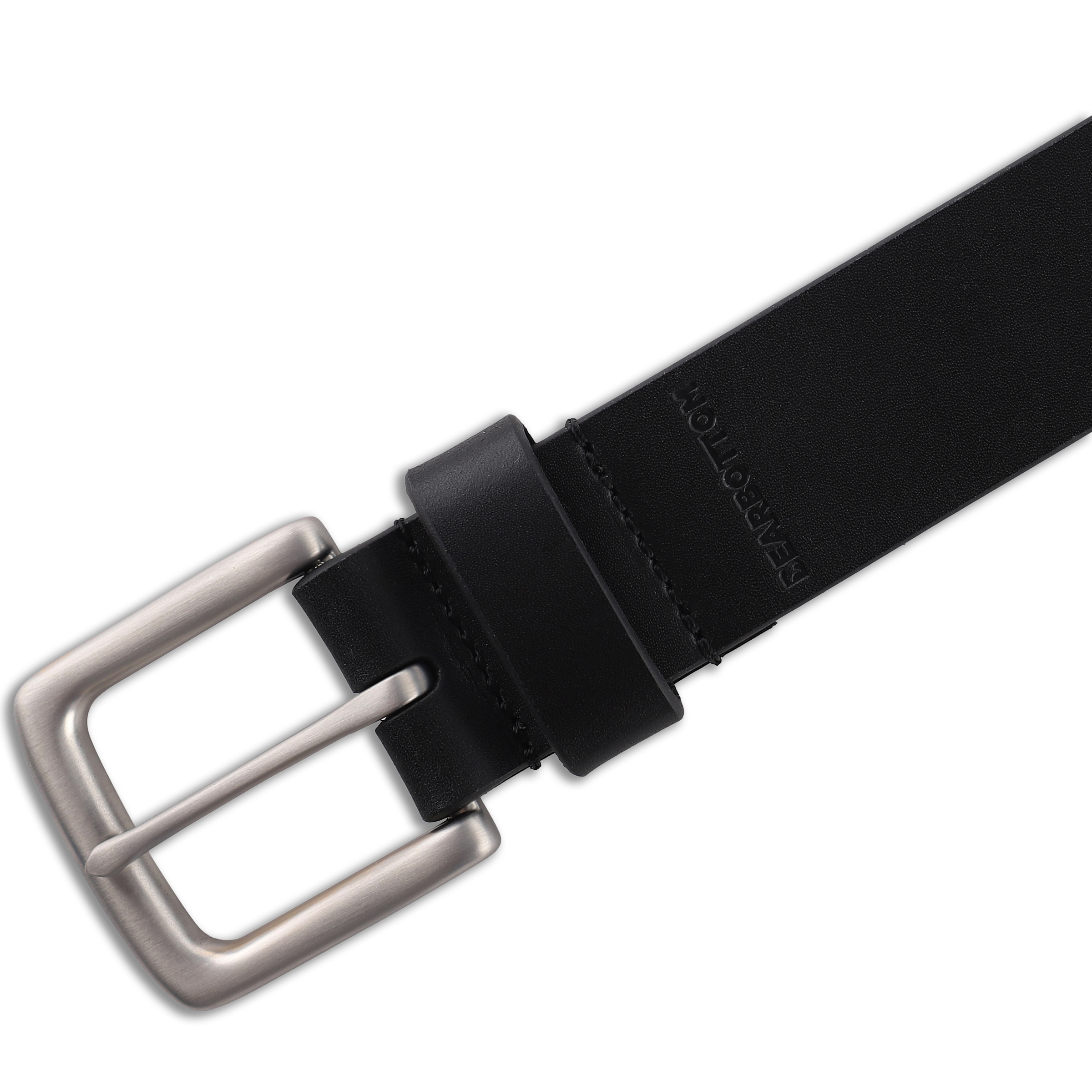 Daily Leather Belt Black close up of prong enclosure