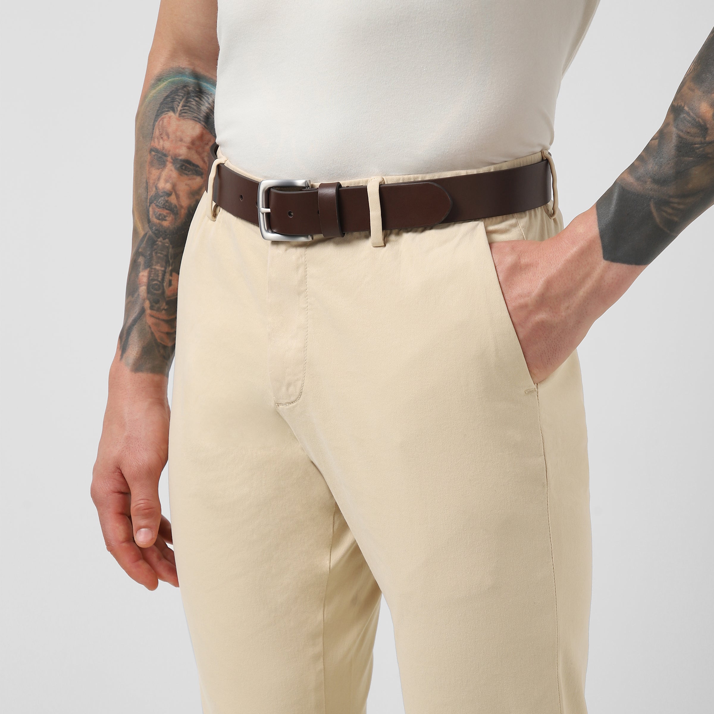 Daily Leather Belt Medium Brown on model
