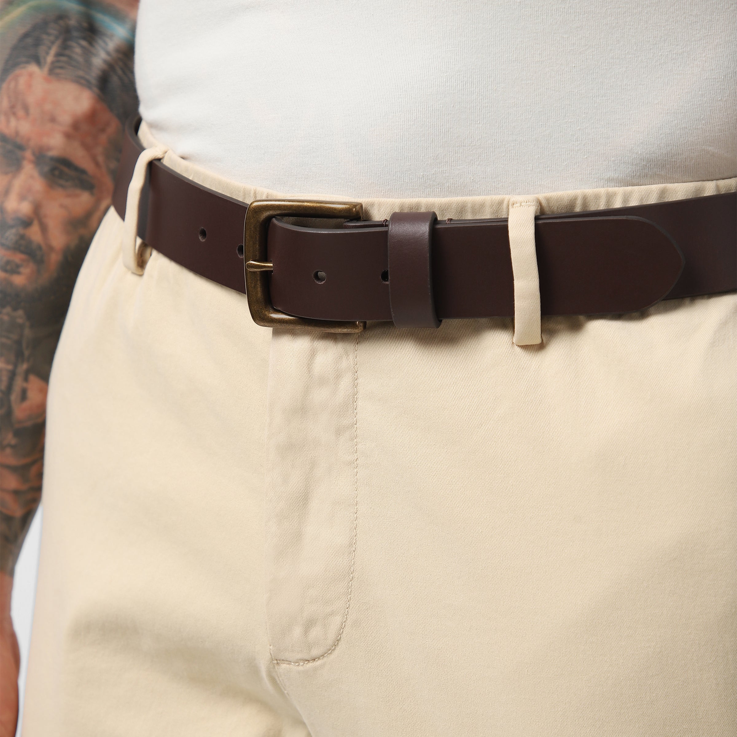 Daily Leather Belt Dark Brown on model close up