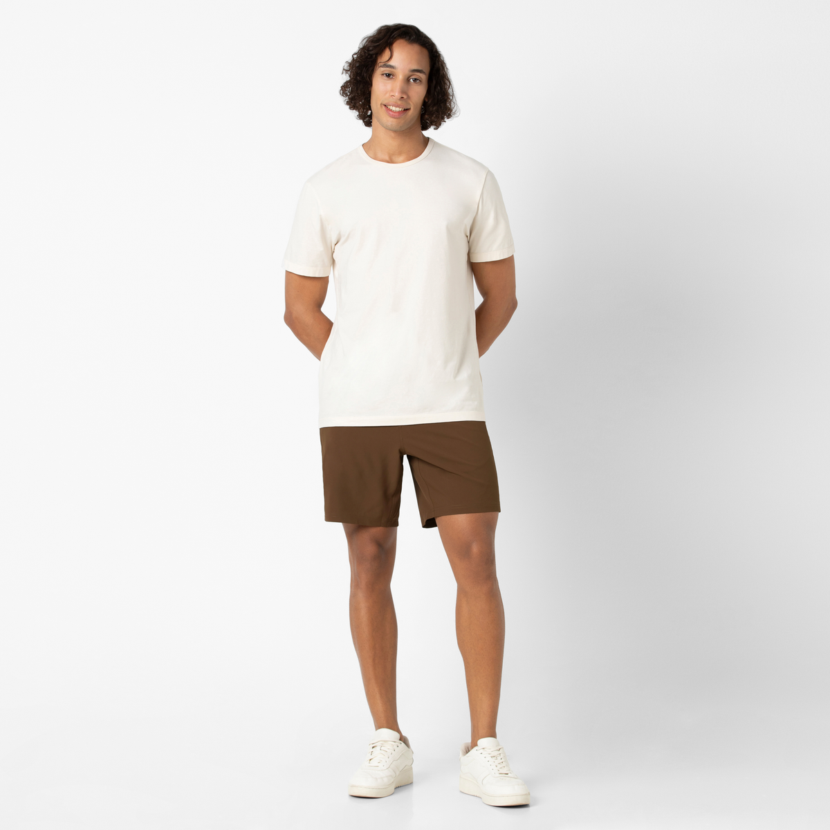 Hybrid Short 7" Cocoa full body on model
