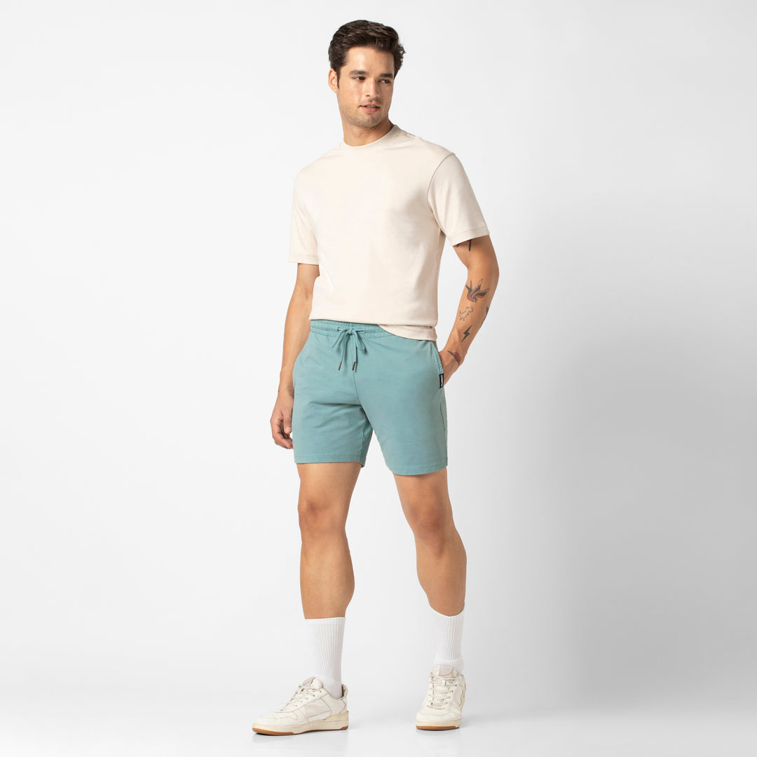 Lounge Short 7 Sea Glass full body on model