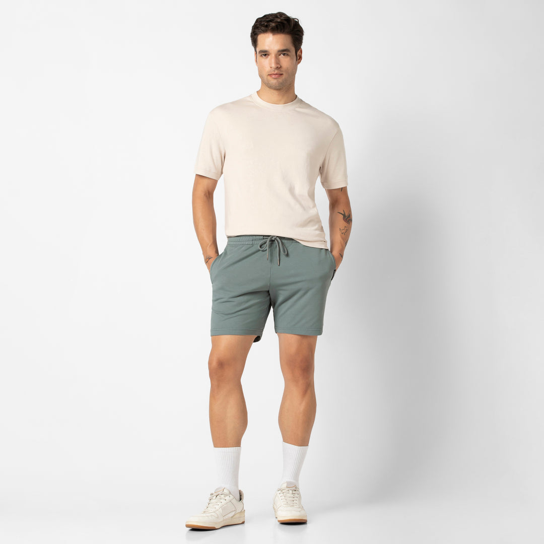 Lounge Short 7 Shark Grey full body on model