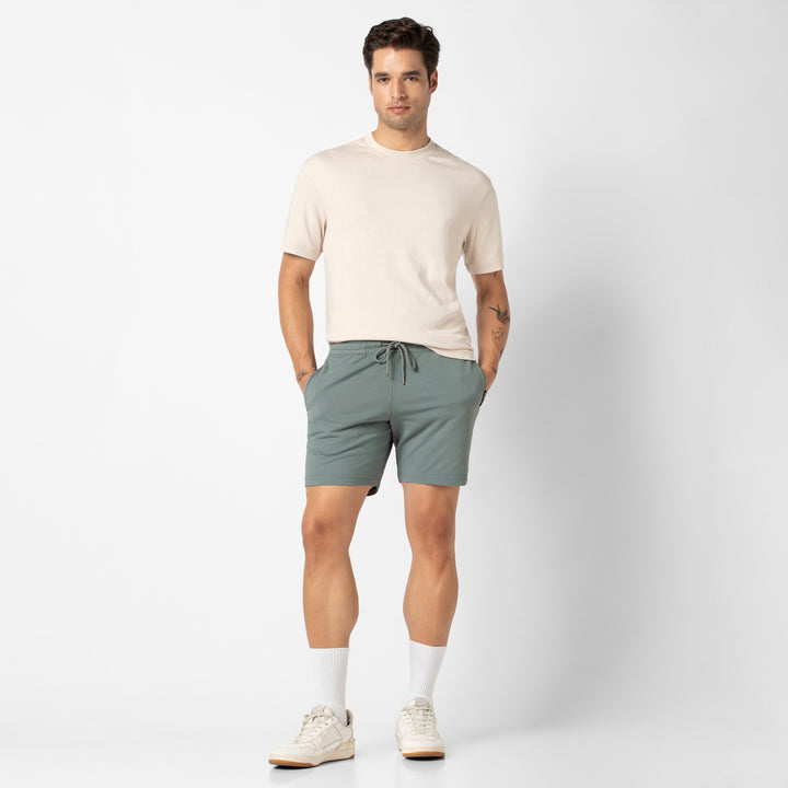 Lounge Short 7 Shark Grey full body on model