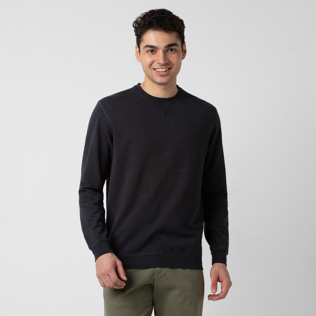 Lounge Crewneck Black front on model