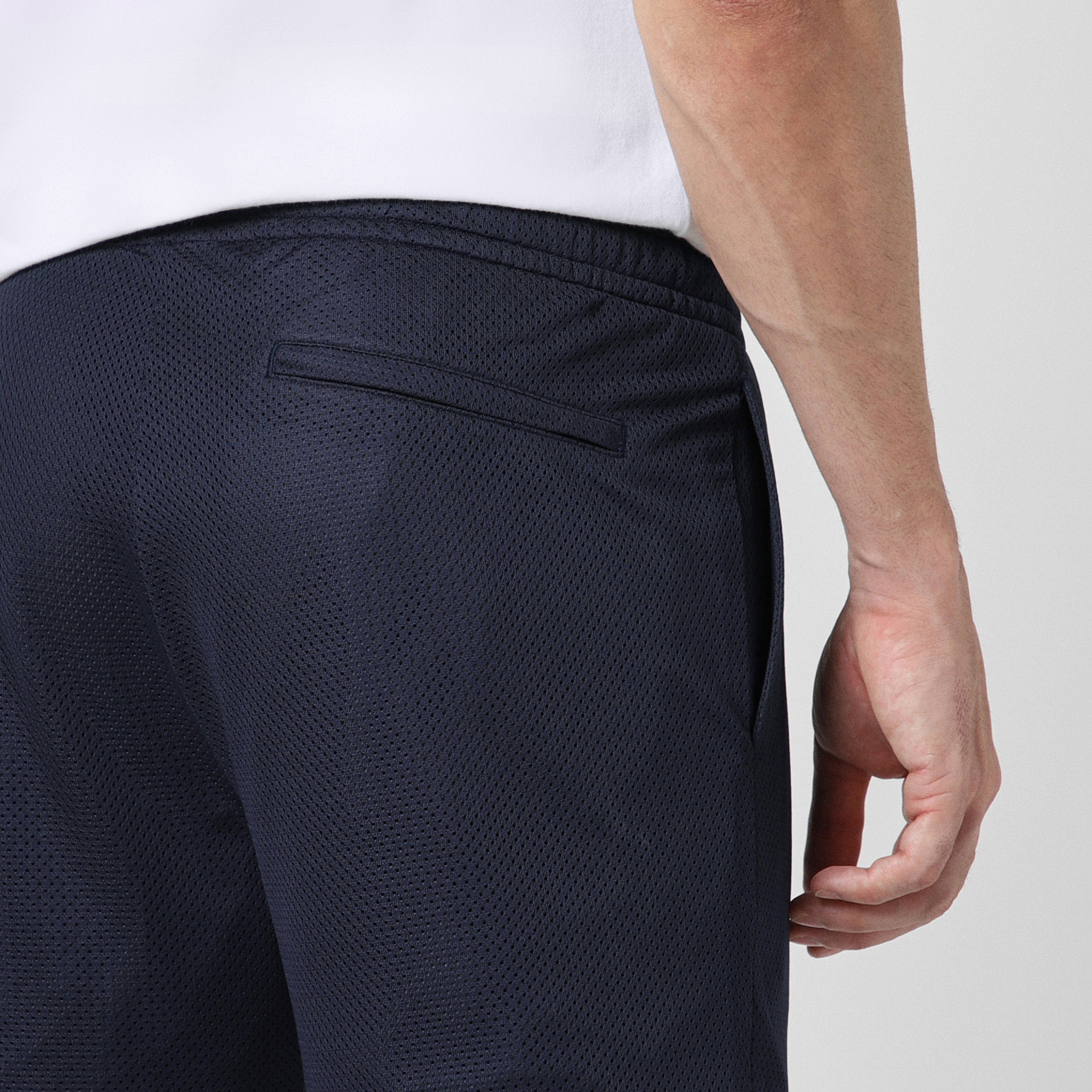 Mesh Short 5.5" Navy close up back zipper pocket