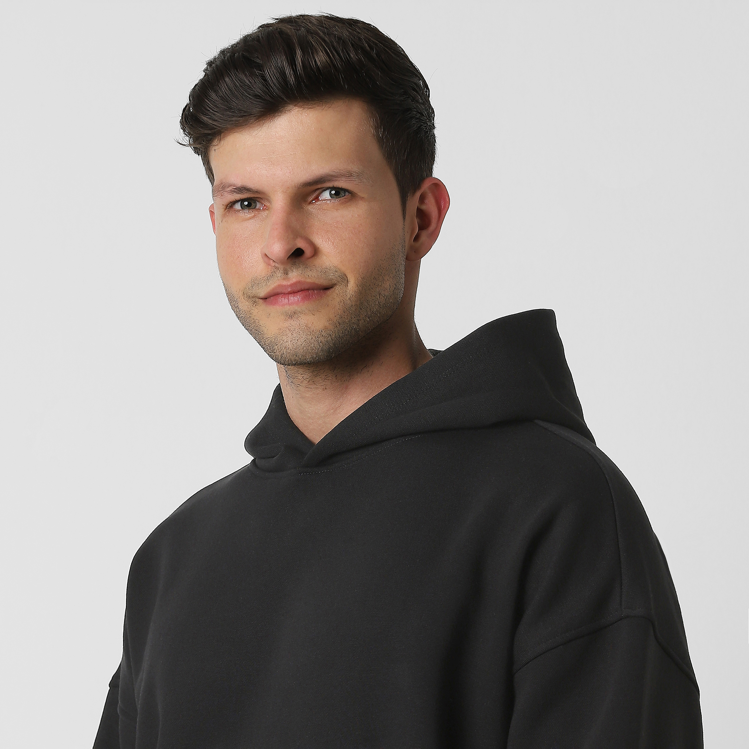 Oversized Hoodie Black close up front on model