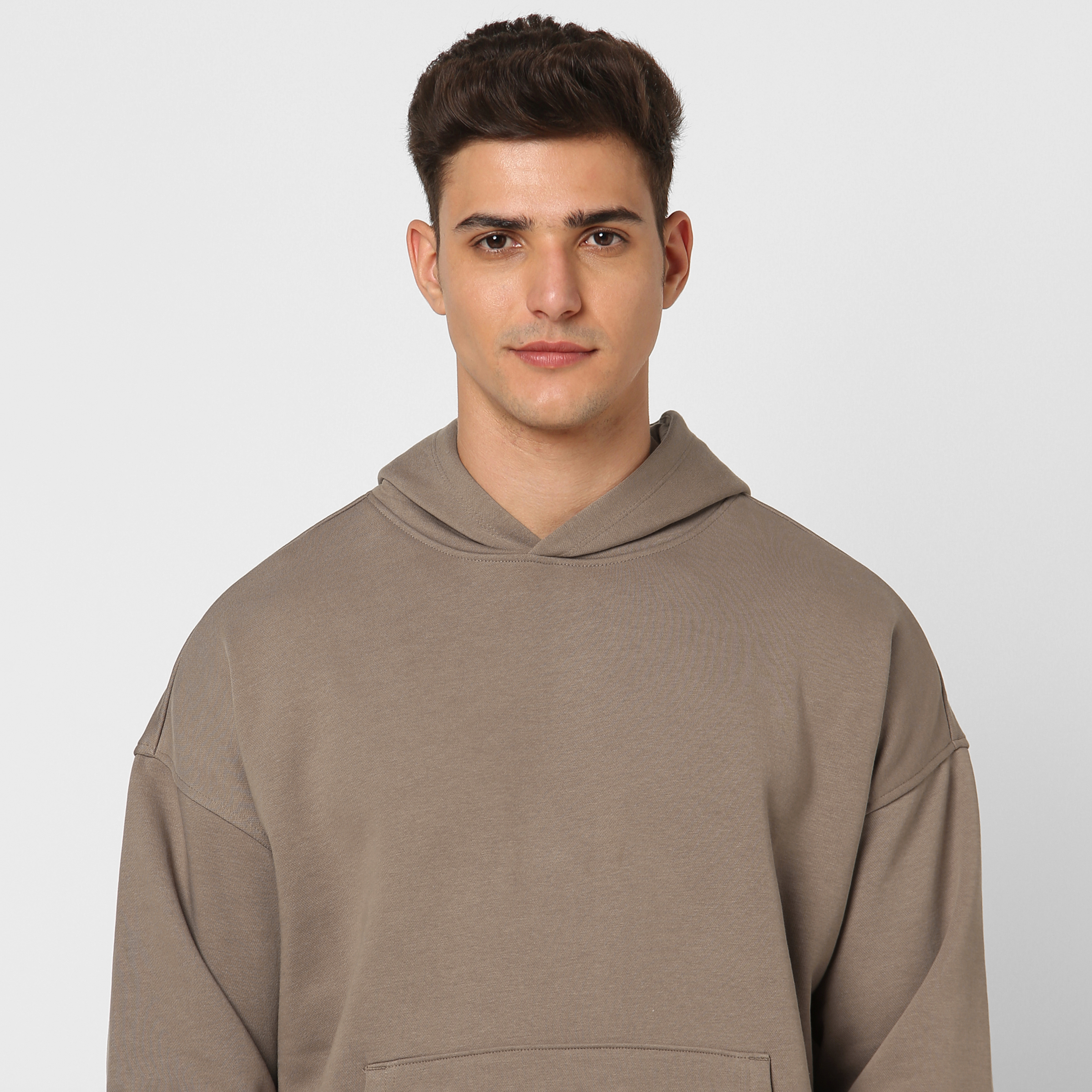 Oversized Hoodie Mocha close up front on model