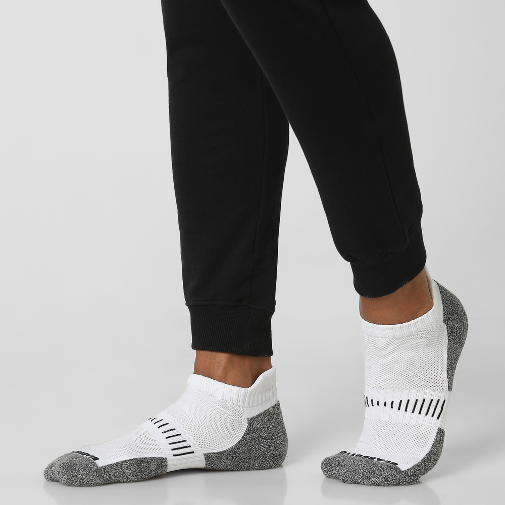 Performance Ankle Sock White on model