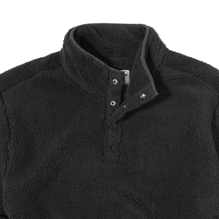 Quarter Snap Sherpa Pullover Black collar close up flat