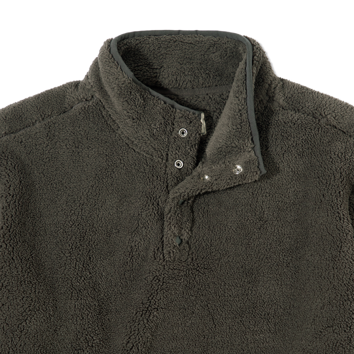 Quarter Snap Sherpa Pullover Shadow collar close up flat
