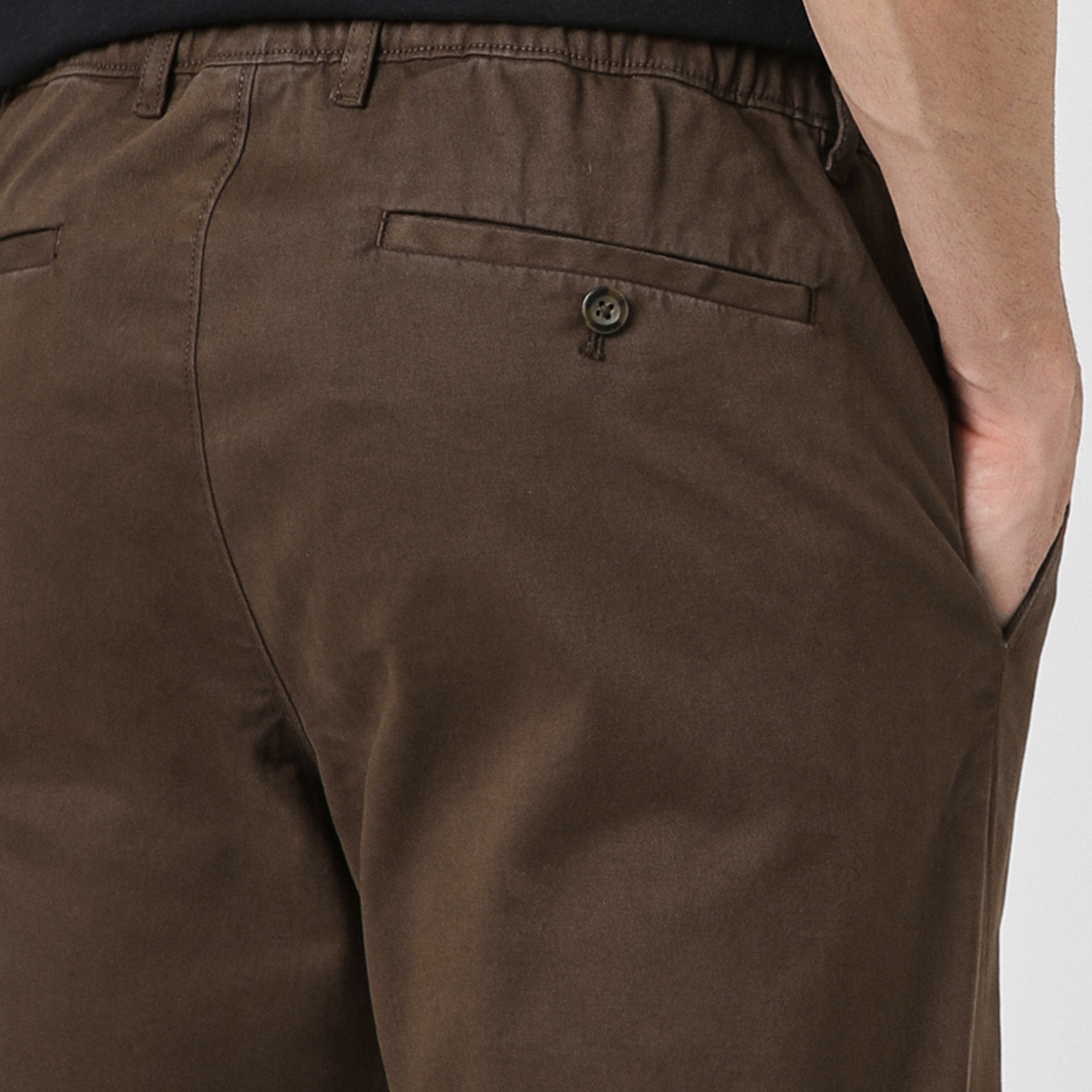 Relaxed Stretch Chino Pant Cocoa close up back right pocket on model