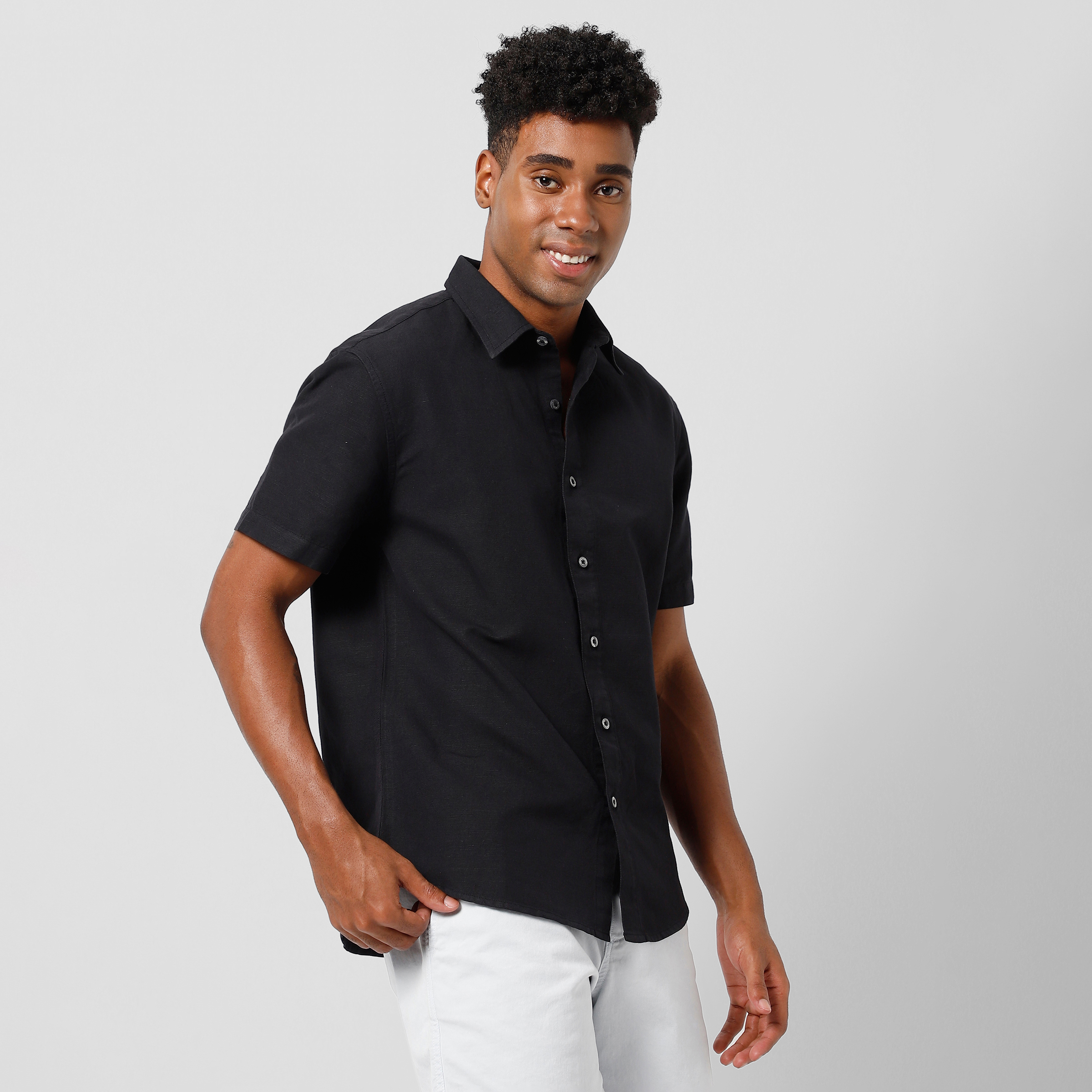 Retreat Linen Shirt Black side on model