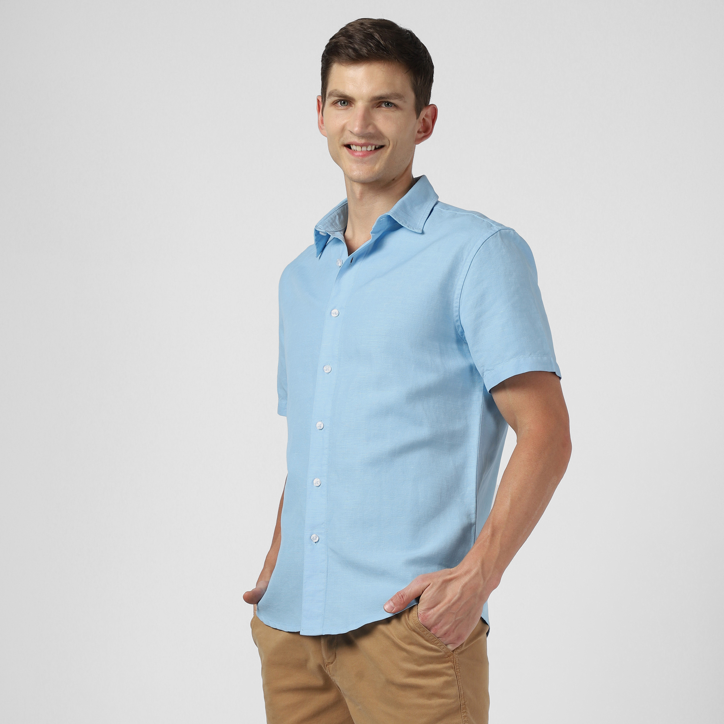 Retreat Linen Shirt Cool Blue right side on model