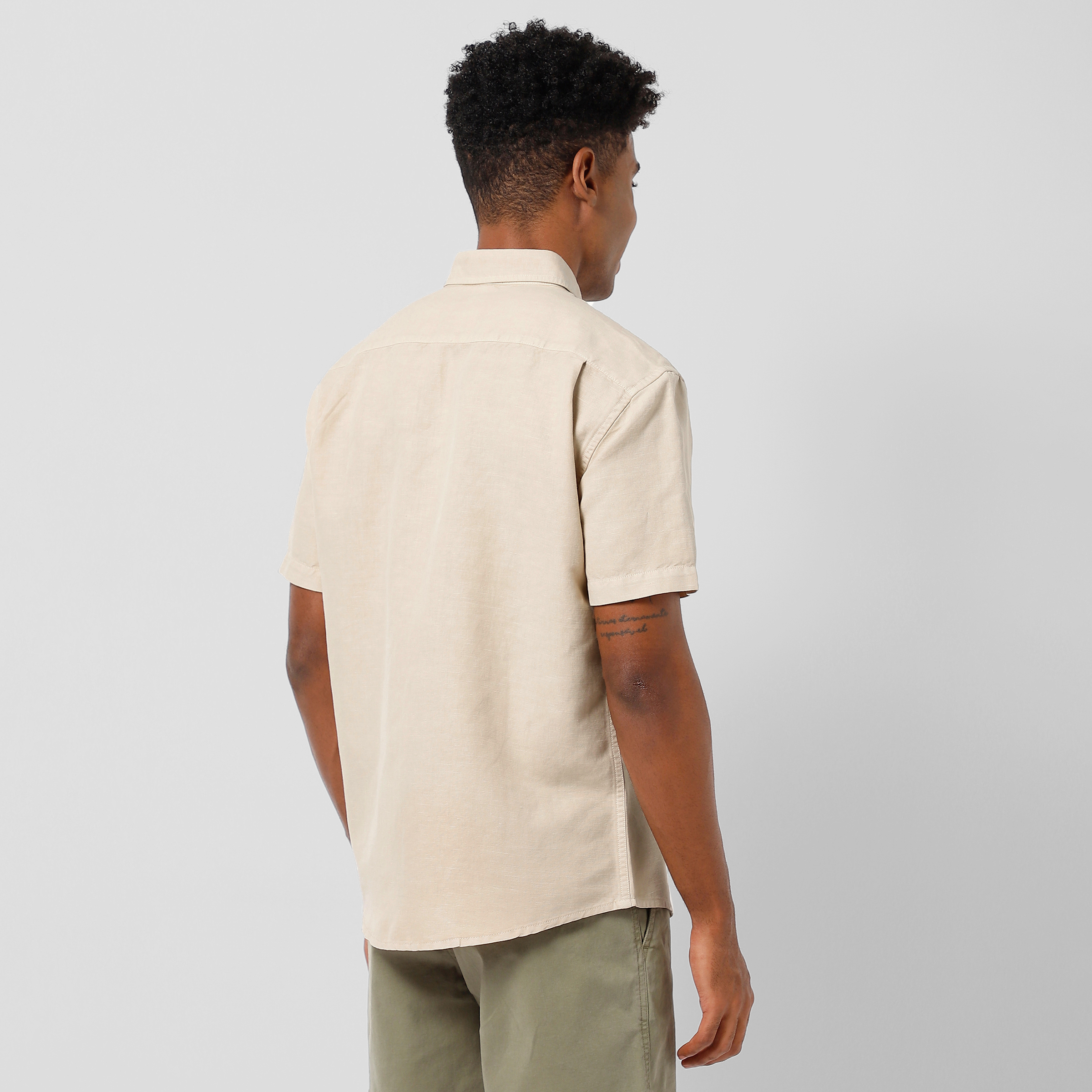 Retreat Linen Shirt Beige back on model