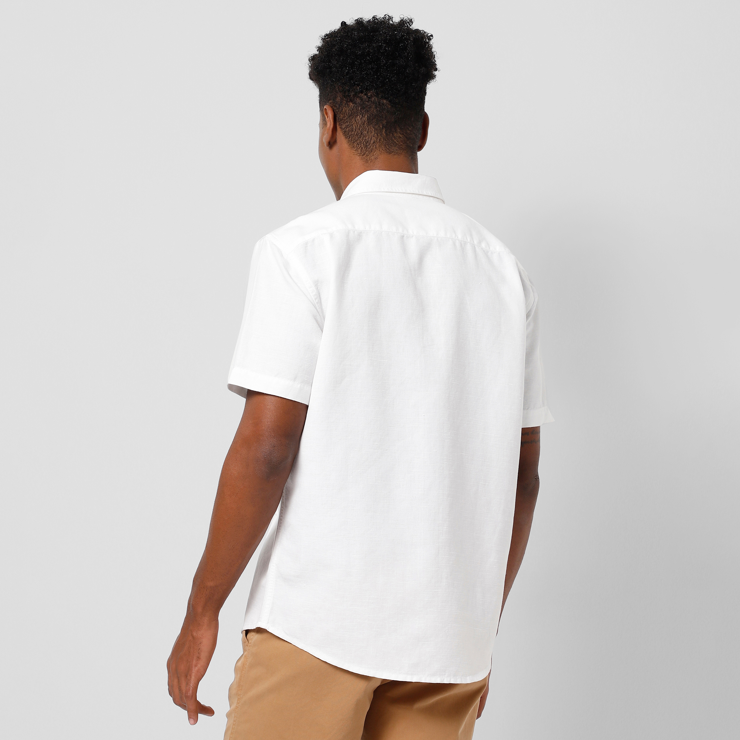 Retreat Linen Shirt White back on model