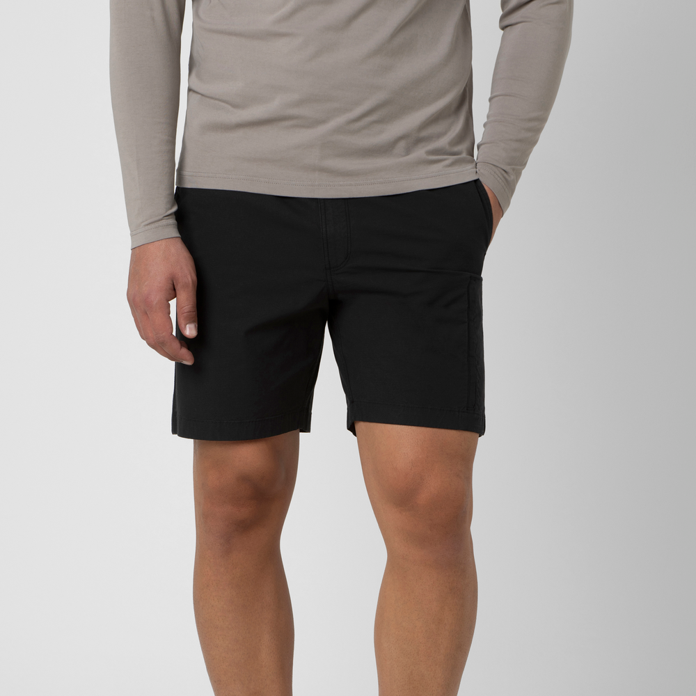 Ridge Ripstop Short 7" Black front on model