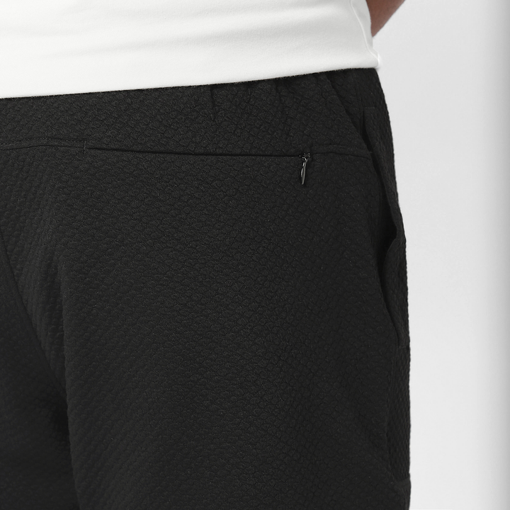 Roam Short 5.5" Black close up of back zipper pocket