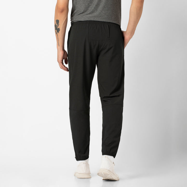 Run Jogger Black back on model