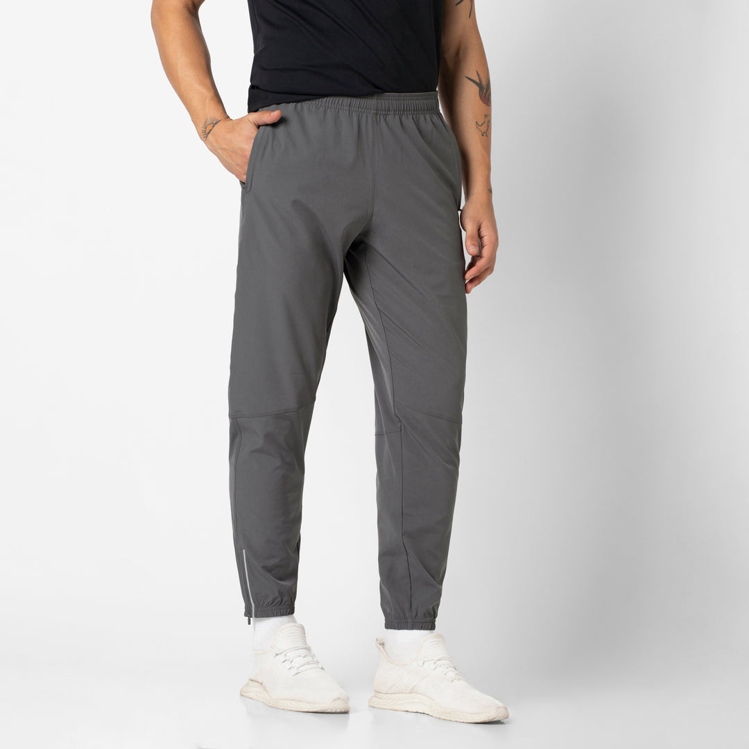 Run Jogger Coal side on model