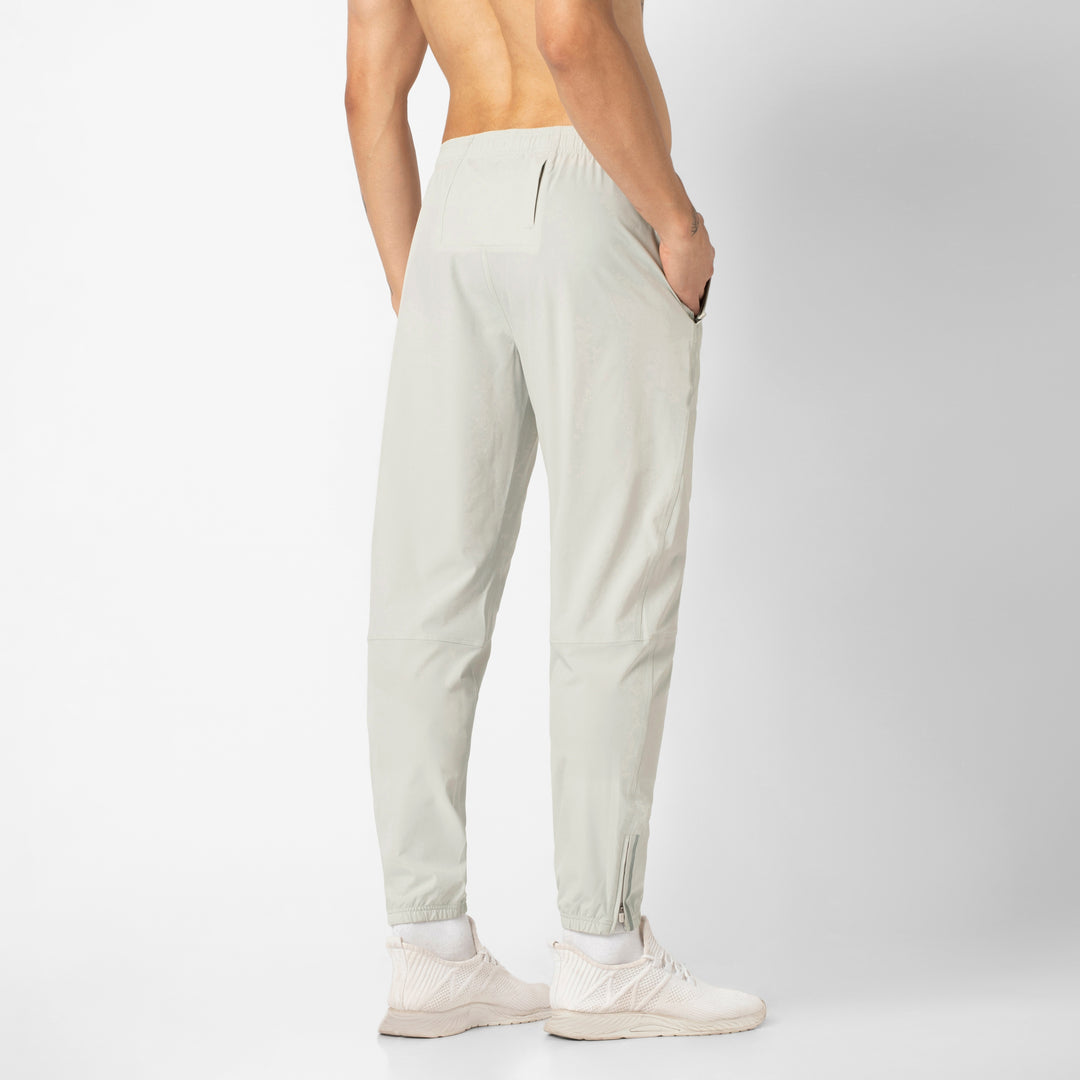 Run Jogger Light Grey back on model