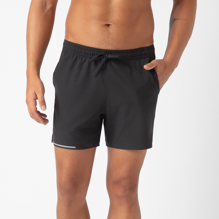 Run Short v2 5.5" in Black front on model