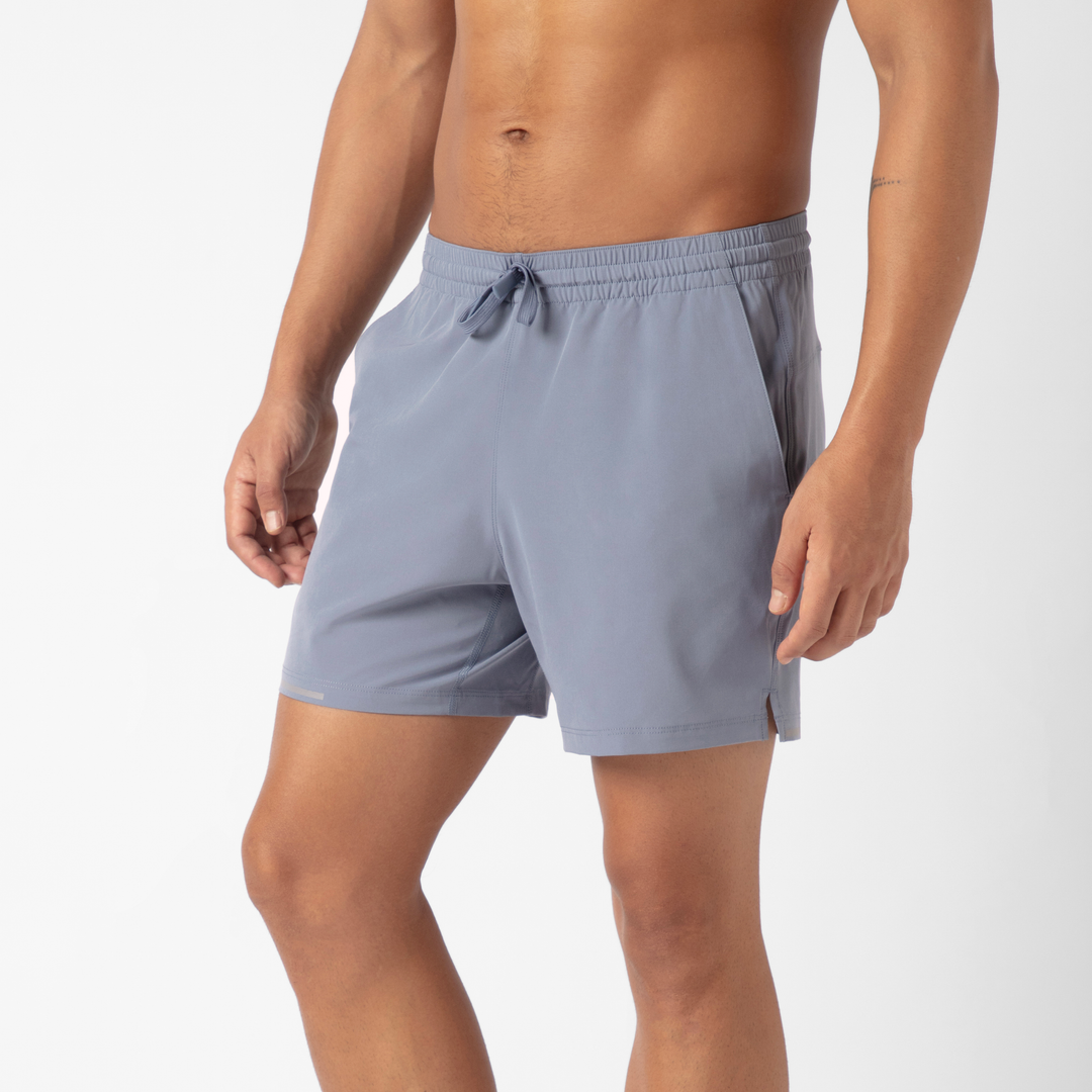 Run Short v2 5.5" Flint side on model