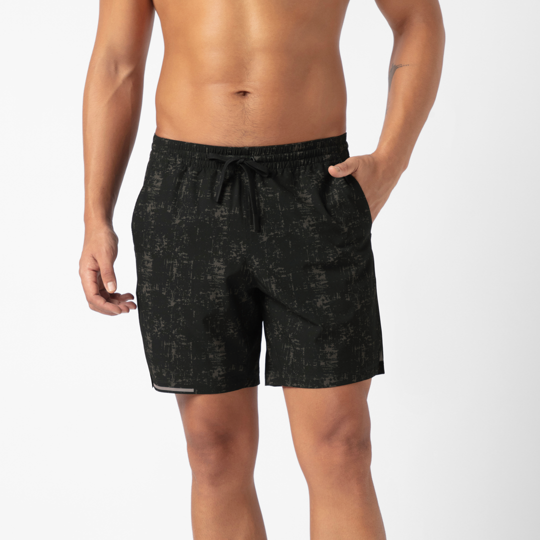 Run Short v2 7" in Asphalt front on model