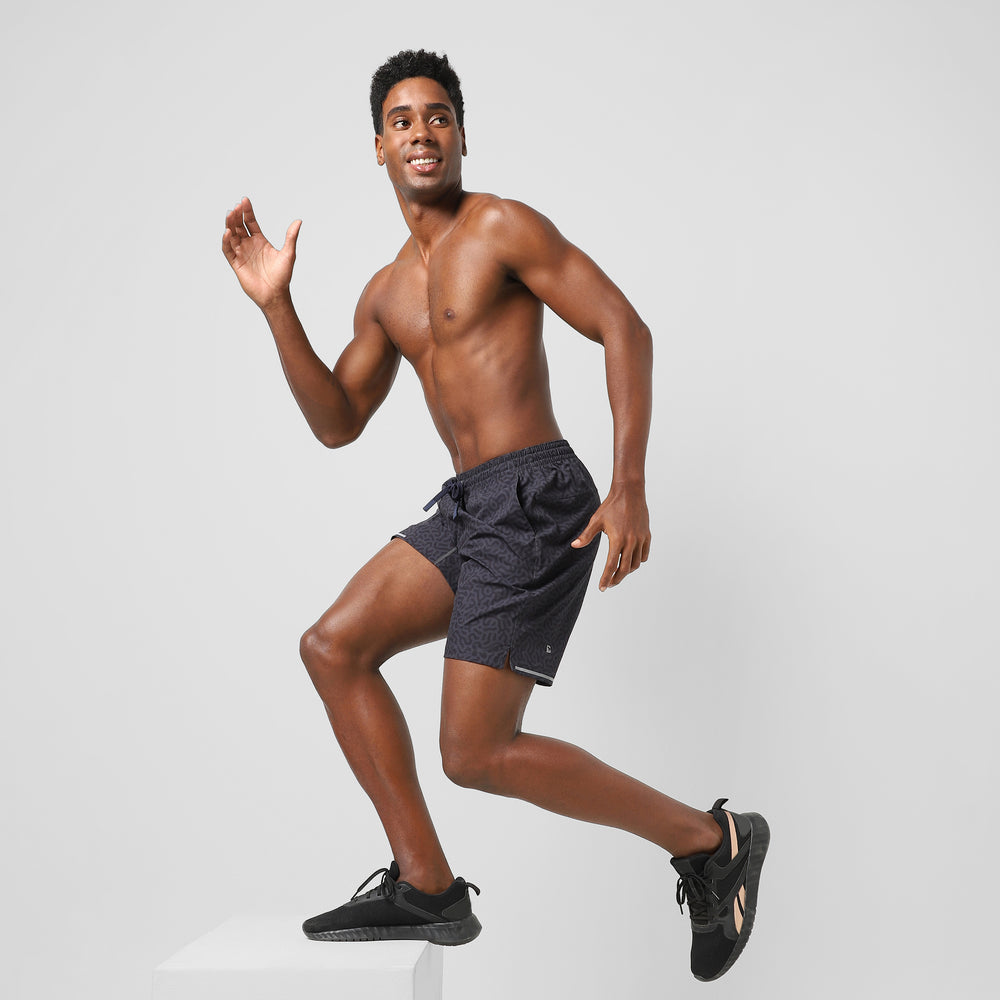 Run Short v2 7" Maze Navy full body on model