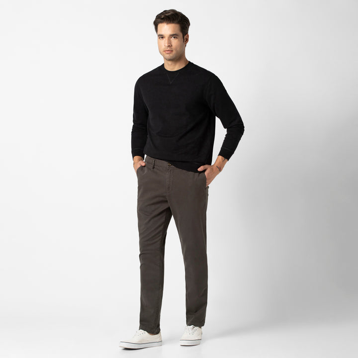 Stretch Chino Pant Coal Full body on model