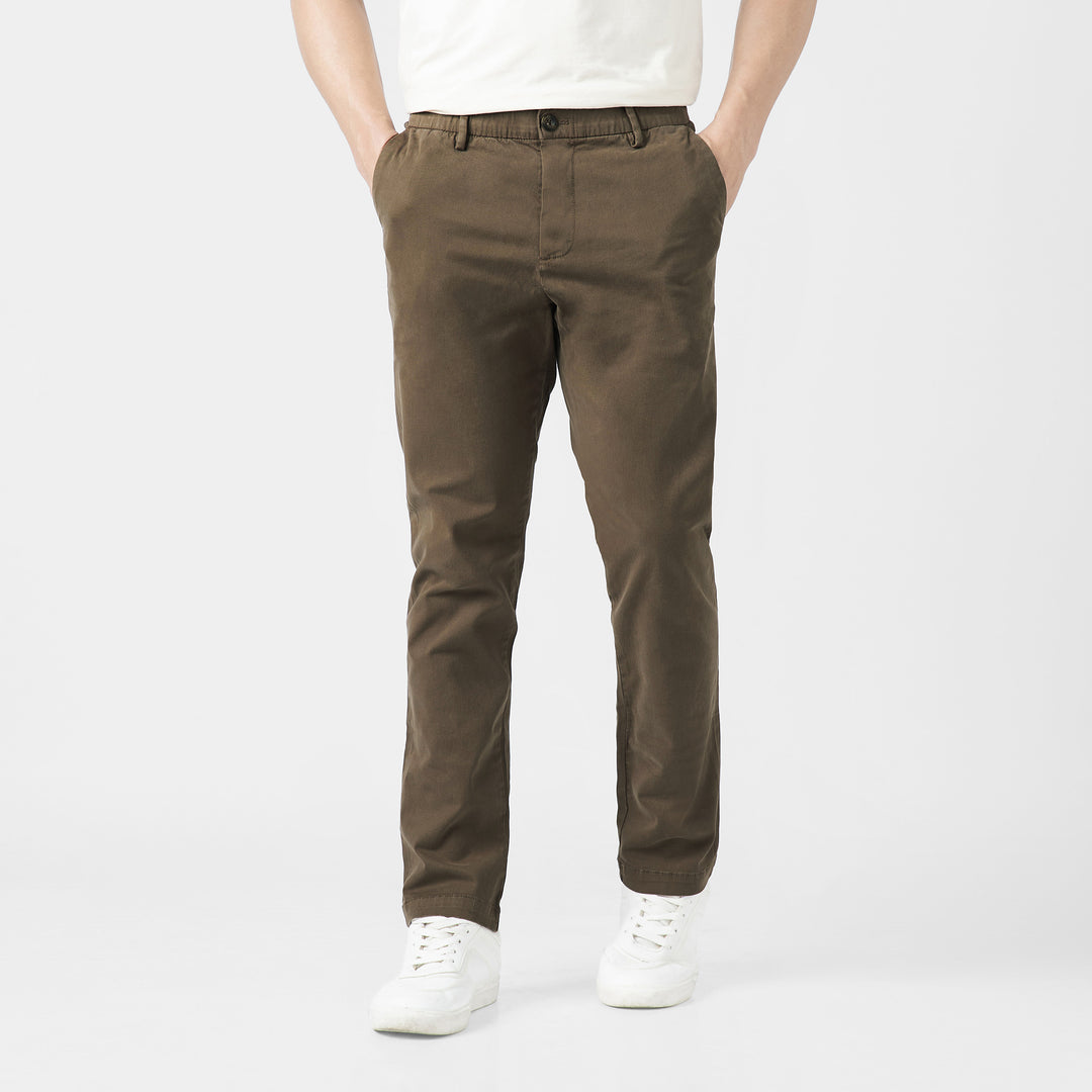 Stretch Chino Pant Desert front on model