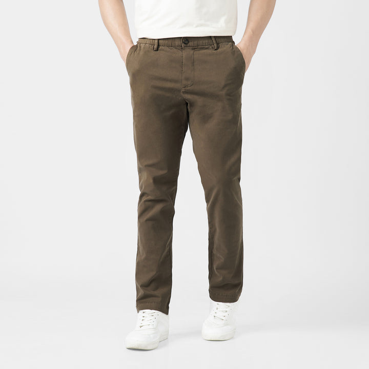 Stretch Chino Pant Desert front on model