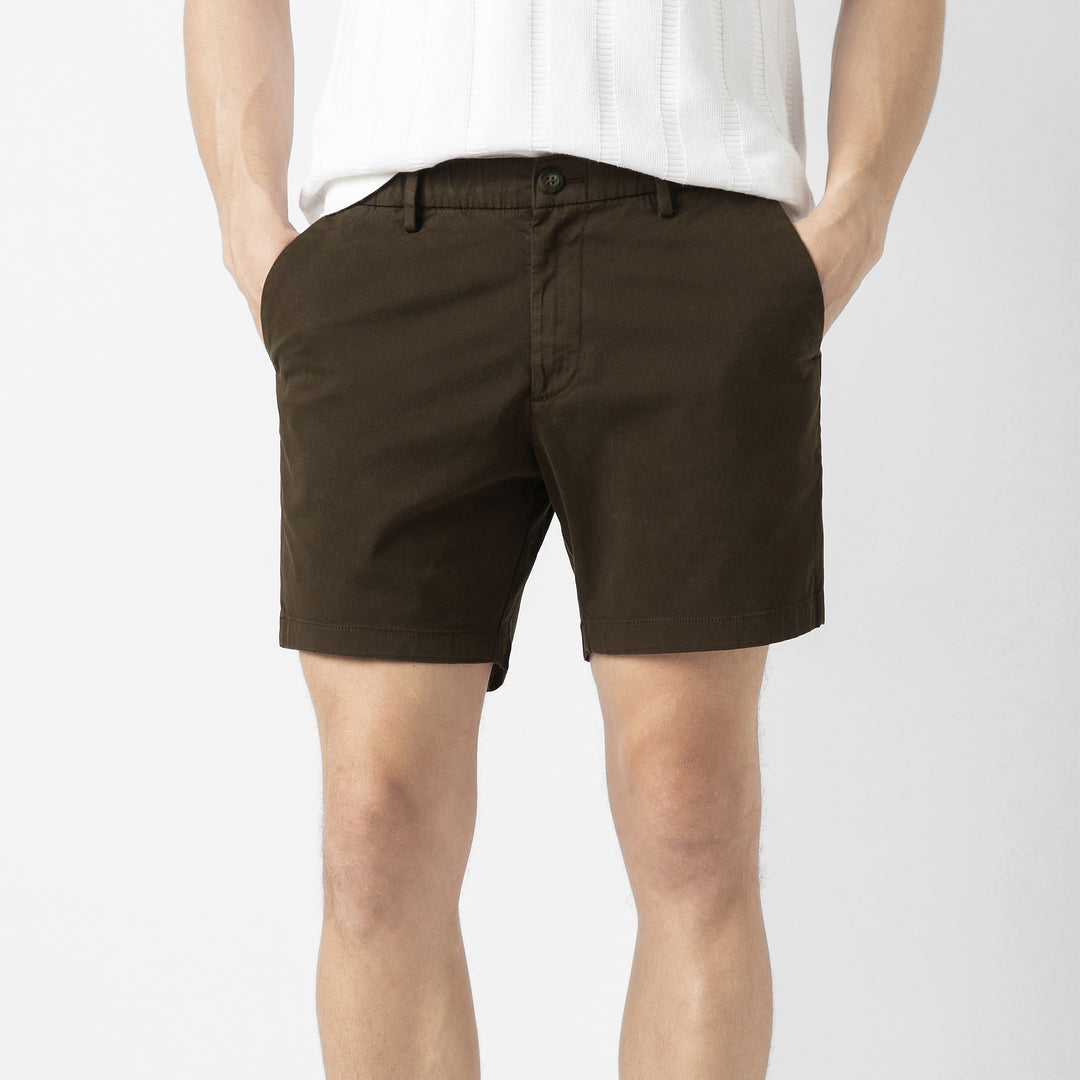 Stretch Chino Short 5.5" in Cocoa front on model