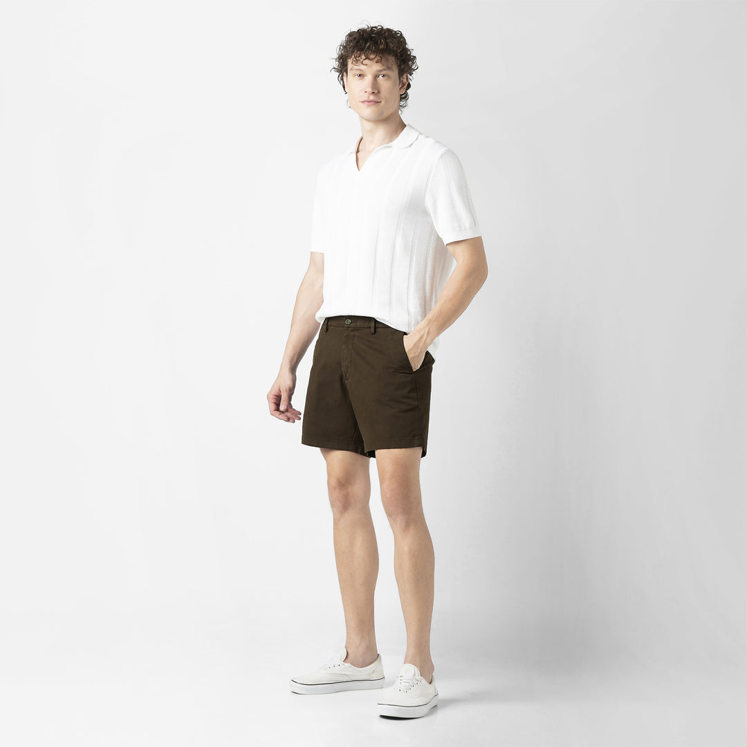 Stretch Chino Short 5.5" in Cocoa full body side on model