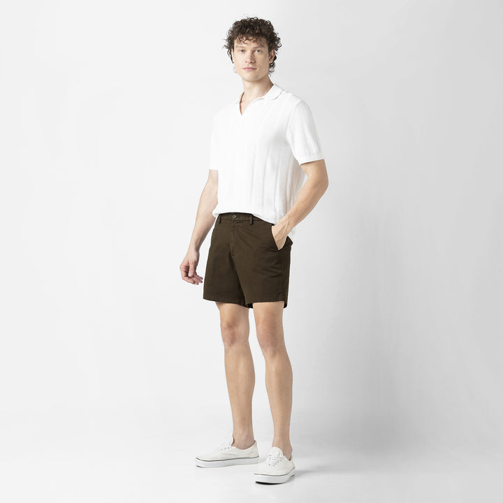 Stretch Chino Short 5.5" in Cocoa full body side on model