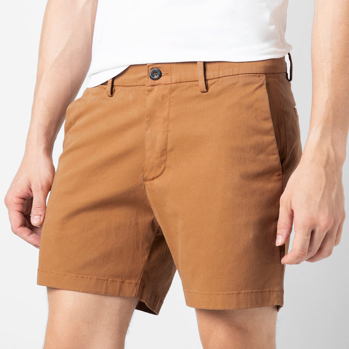 Stretch Chino Short Dark Clay close up front on model