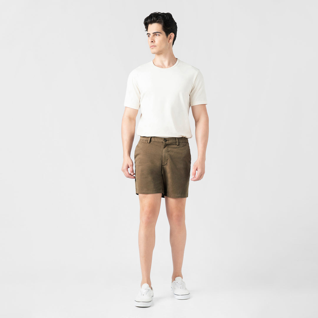 Stretch Chino Short 5" Desert full body on model