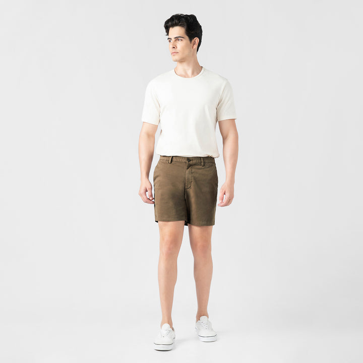 Stretch Chino Short 5" Desert full body on model