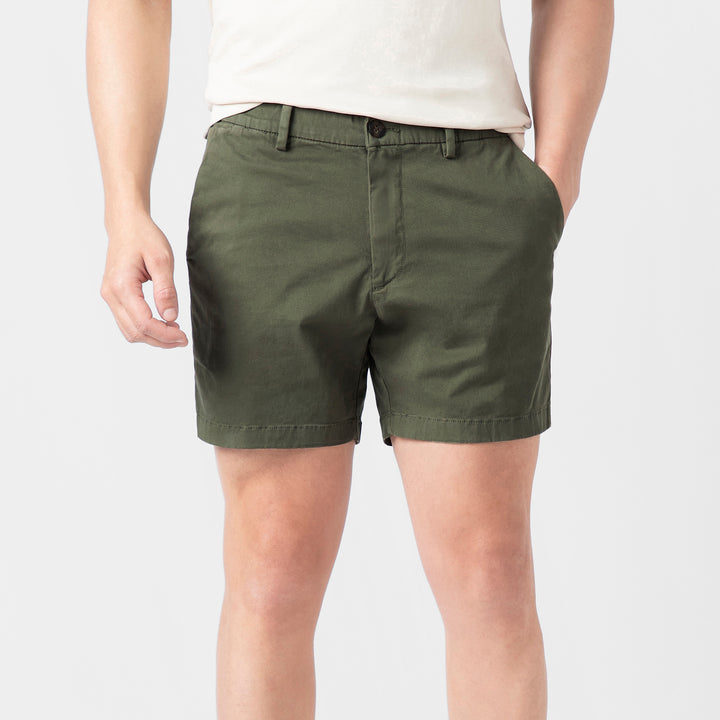Stretch Chino Short Fern front on model detail